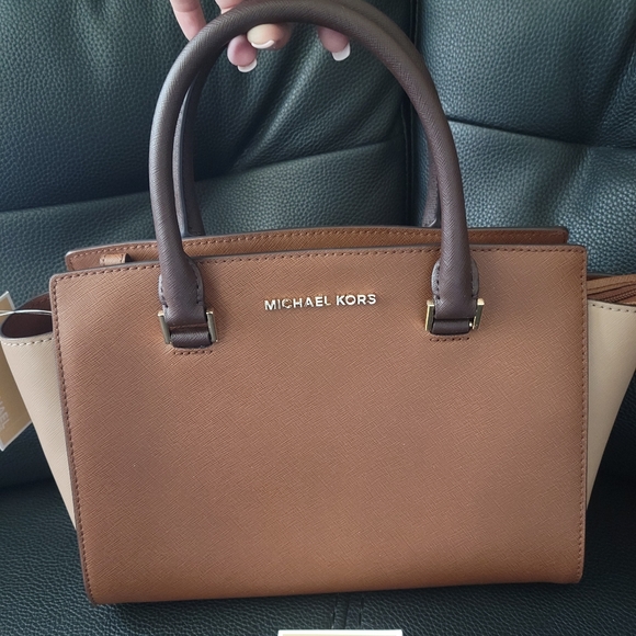 Michael Kors Selma Satchel - Picture 2 of 7